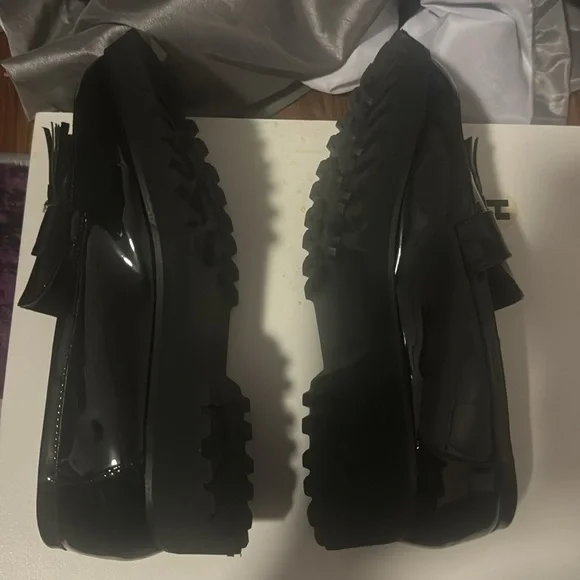 Beautiful Loafers - Picture 4 of 4